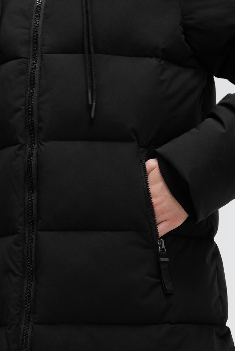 Prošívaná parka s vysokým límcem s kapucí