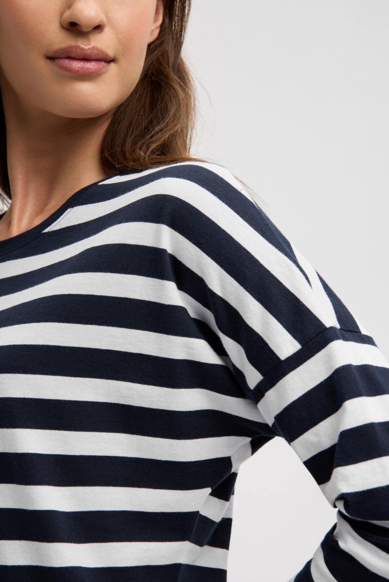 Pruhované tričko s potiskem na zádech a 3/4 rukávy