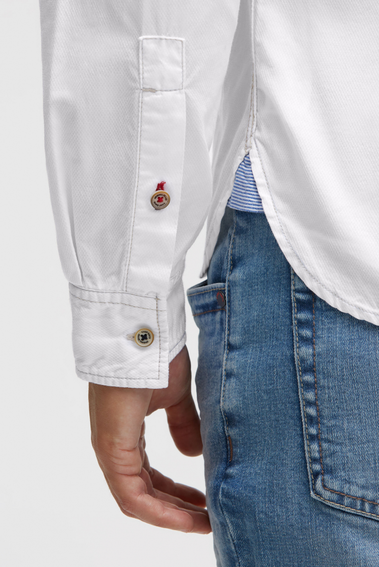 Strukturovaná košile s dlouhým rukávem a aplikacemi loga