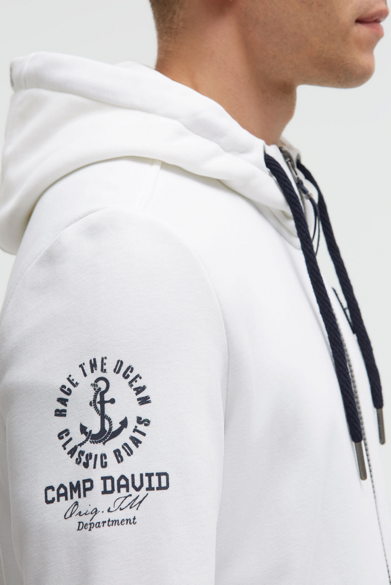 Mikina s kapucí a artworkem