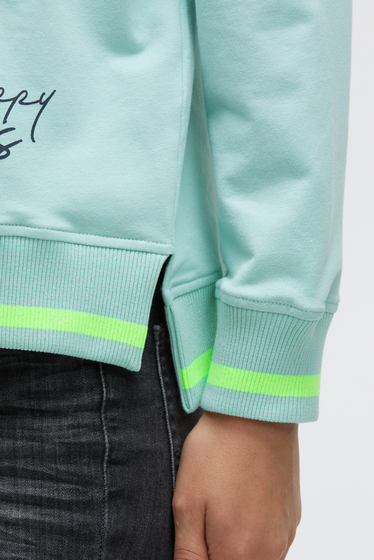 Mikina s výstřihem do V a tištěným nápisem