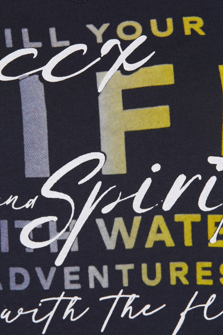 Tričko s výstřihem do V a artworkem