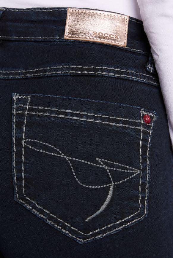 Džíny RO:MY s rovnými nohavicemi
