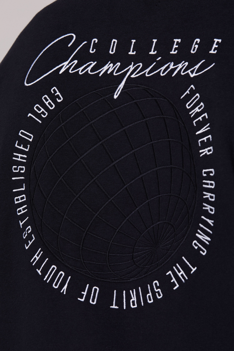 Univerzitní bomber s aplikacemi značky