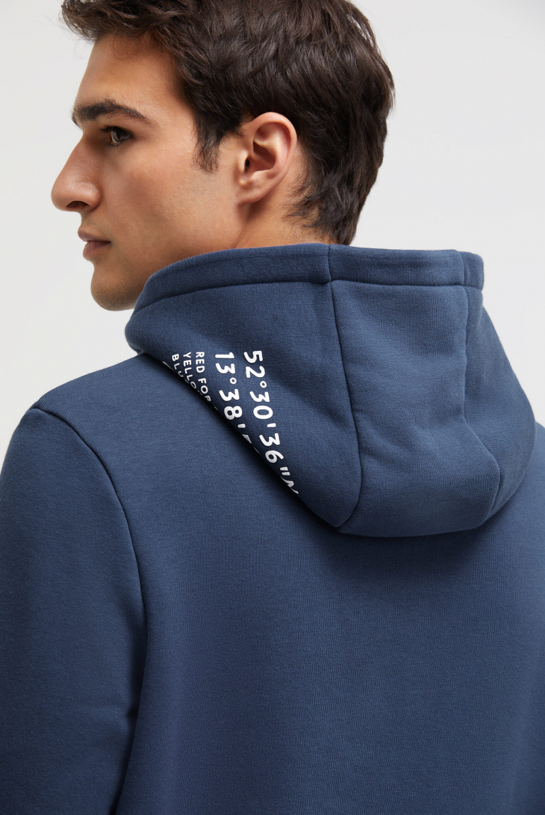 Mikina s kapucí s gumovými potisky