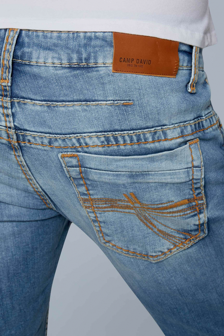 Džíny CO:NO střihu comfort fit v retro stylu