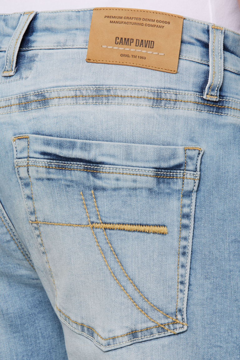 Džínové kraťasy RO:BI Slim Fit