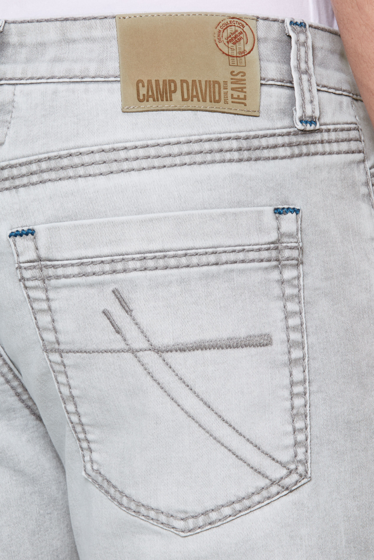 Džínové kraťasy RO:BI Slim Fit
