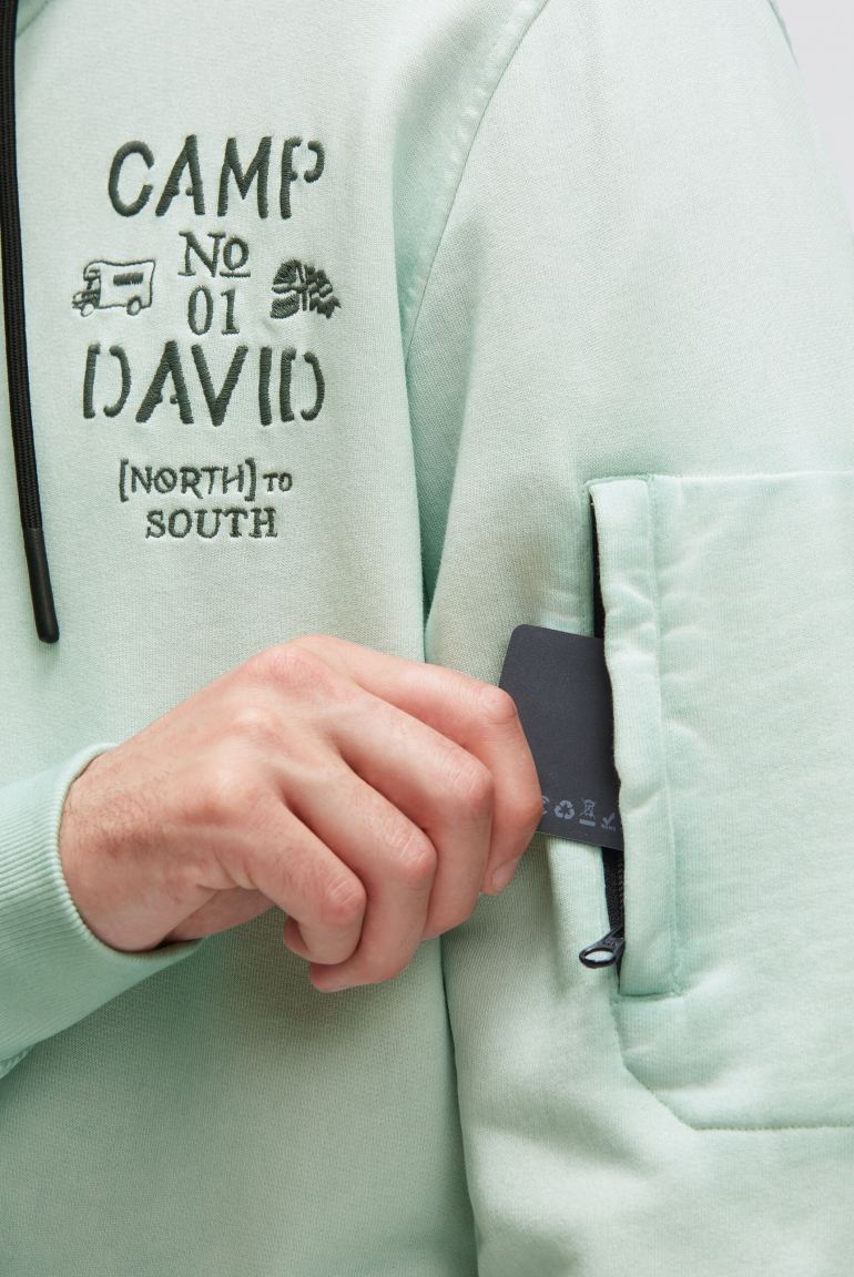 Mikina s kapucí barvená olejem s artworkem na zádech