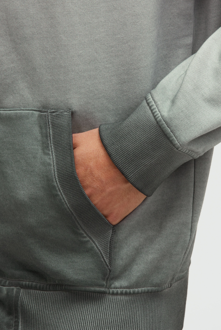 Mikina s kapucí barvená olejem s artworkem na zádech