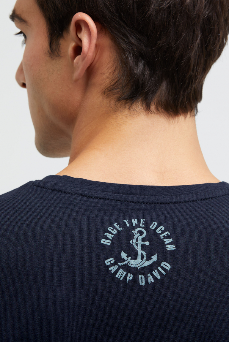 Tričko s dlouhým rukávem, gumovým potiskem a výšivkou