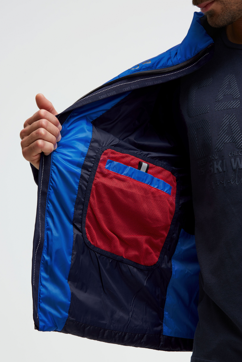 Prošívaná bunda s efektem dip-dye a potiskem loga