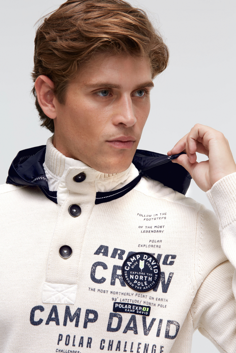 Troyer svetr s odnímatelnou kontrastní kapucí