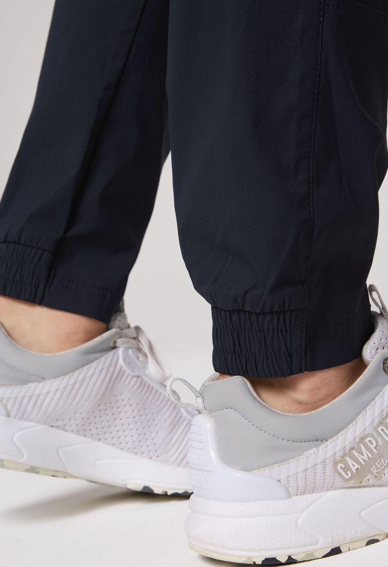 Outdoorové kalhoty v cargo stylu