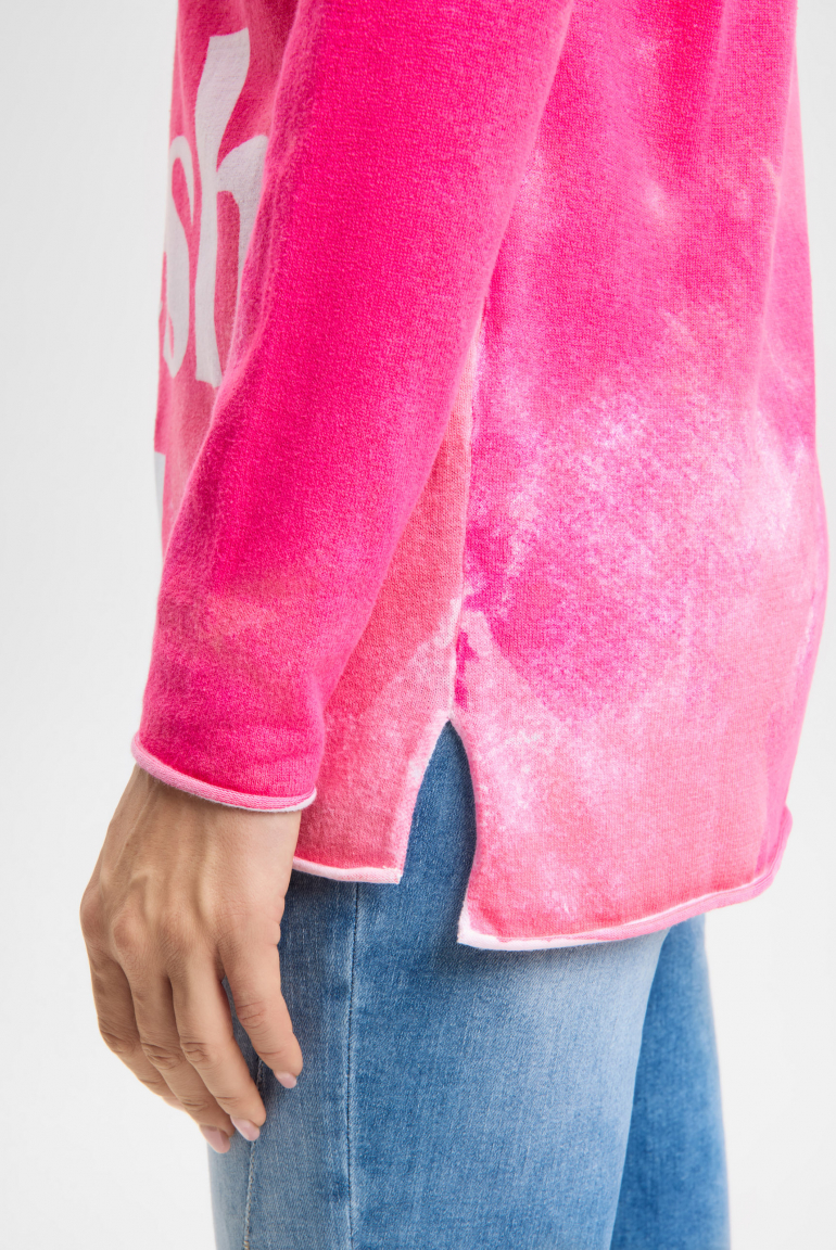 Svetr s celoplošným potiskem a ozdobnými kamínky