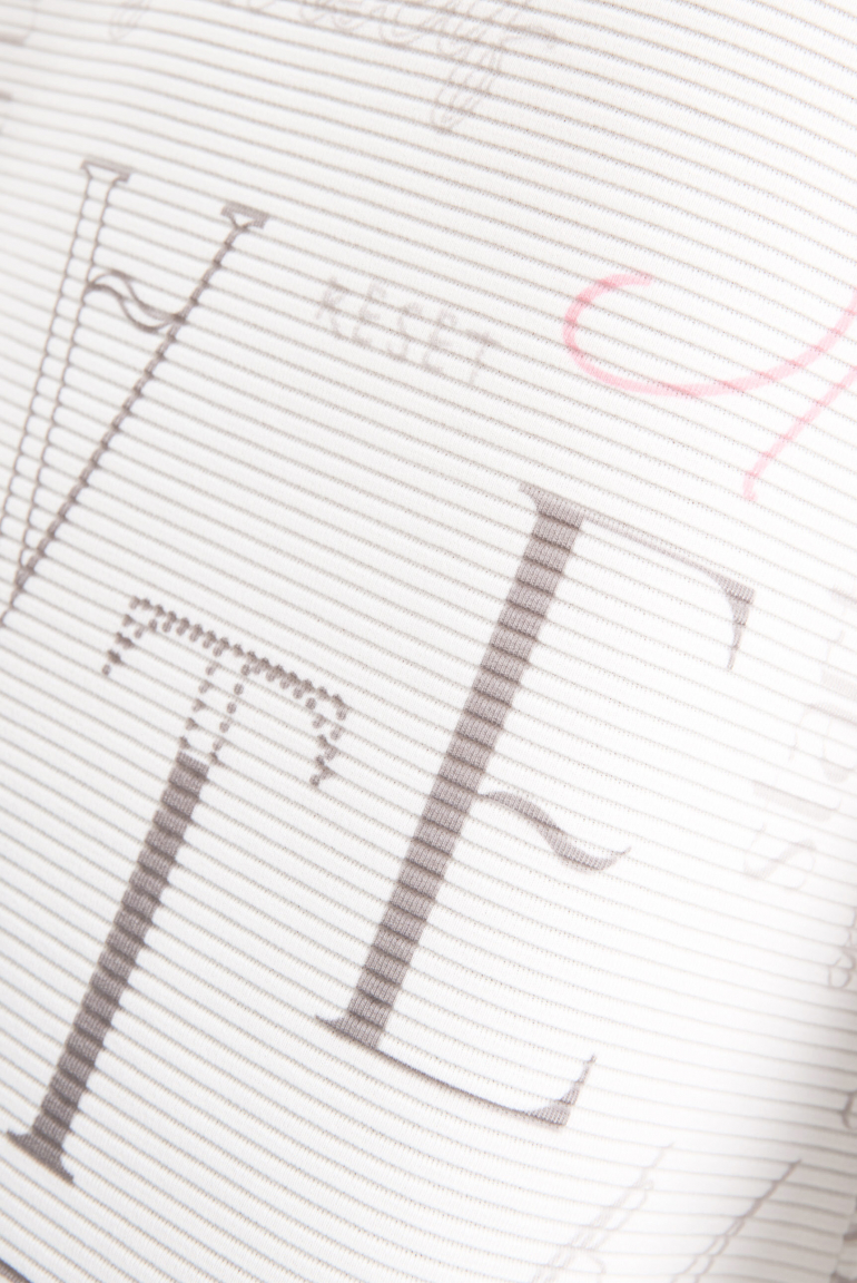 Strukturovaná mikina s vysokým límcem a artworkem