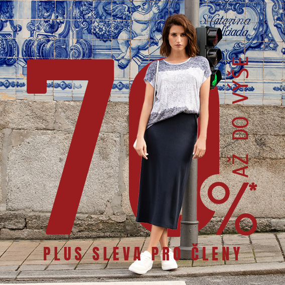 Modelka s cenovou akci 70 % sleva